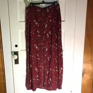 🟡 2 for $10 / Floral Maxi Skirt w/ Slit